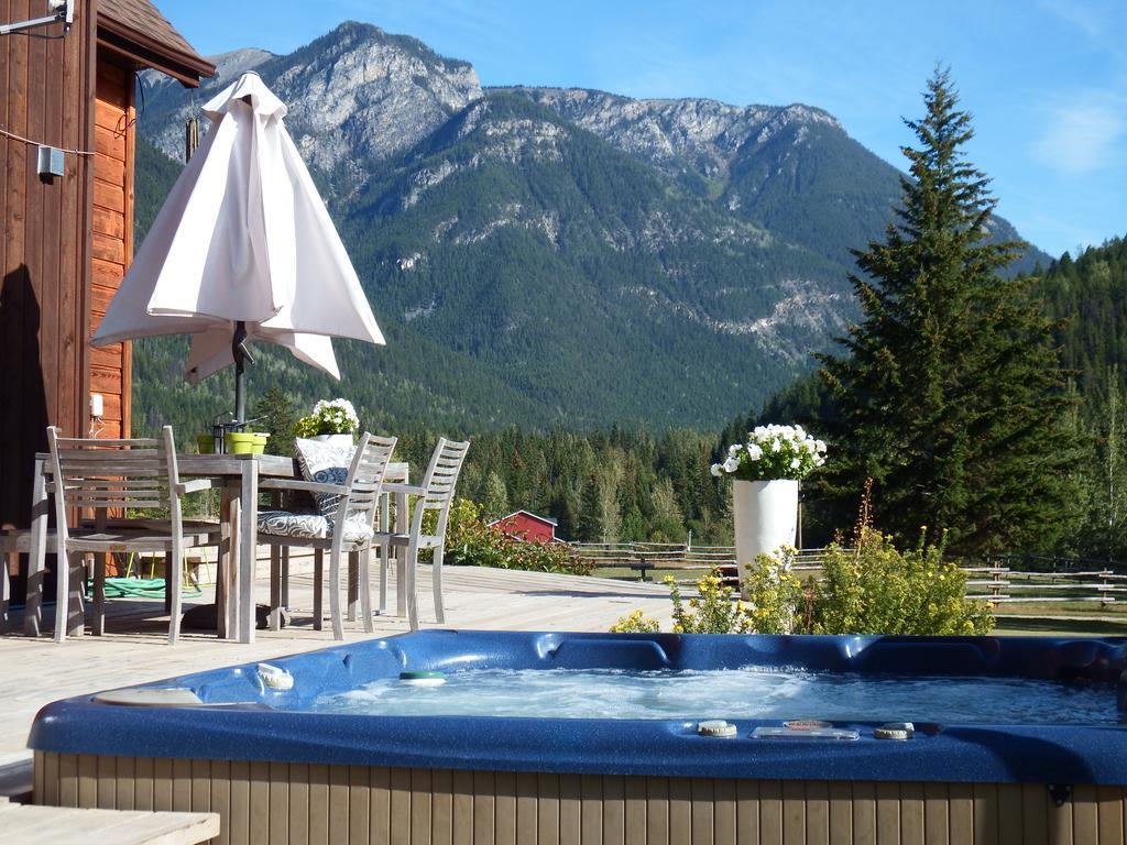 Home Lodge Golden Exterior foto